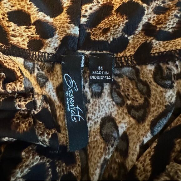 Milano Womens Size Medium Sleeveless Blouse V-Neck Ruffles Animal Print - Picture 5 of 8